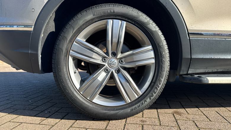 Volkswagen Tiguan 2.0 TSi 180 4Motion SEL 5dr DSG Petrol Estate